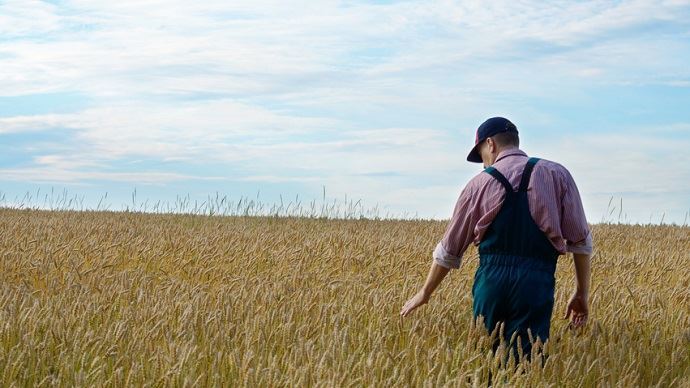 fiches_Agriculteur_dans_ble_-_Olena_Mykhaylova_Fotolia