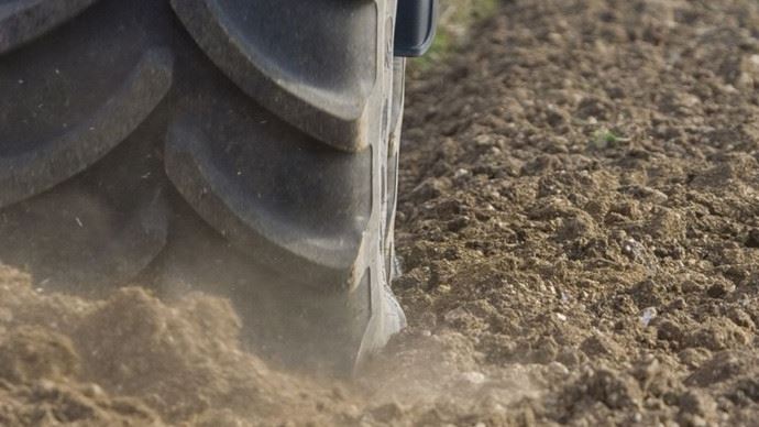 fiches_pneus-de-tracteur-pour-la-traction