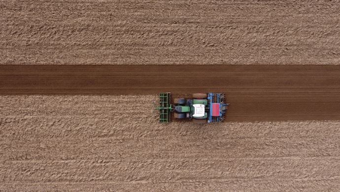 fiches_Semis_printemps_semoir_drone_terre_rtk_gps_-_Credit_photo___PierrotRoland