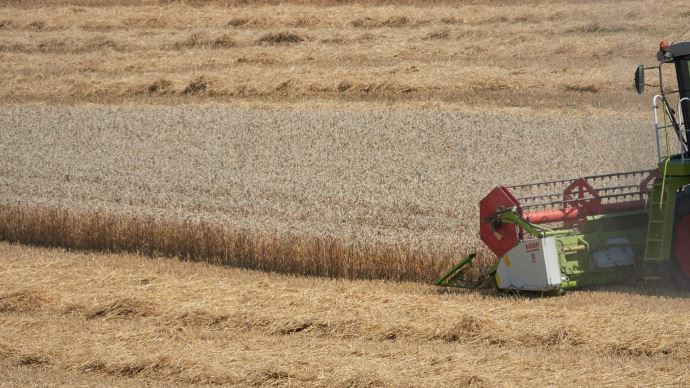 fiches_combine-harvester-3599756_1920