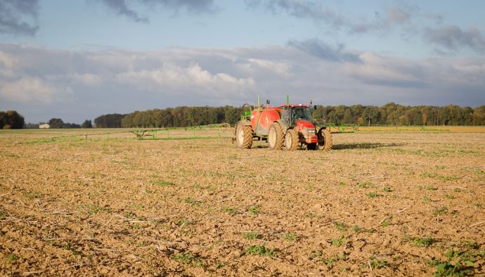 fiches_Epandage_phytosanitaire_glyphosate_avant_semis_Normandie_Eure_-_Credit_photo___Nadege_PETIT_agri_zoom