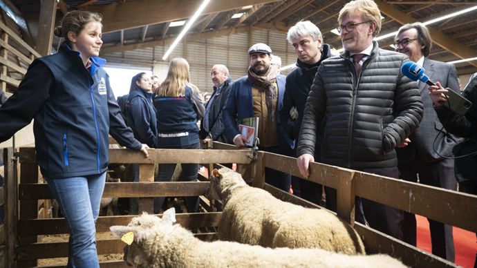 63954640-d-un-projet-de-loi-presente-la-semaine-prochaine-pour-favoriser-la-releve-agricole