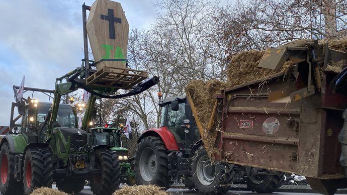 d0bc1121-2-mhe-normes-prix-du-gnr-la-colere-des-agriculteurs-occitans-ne-faiblit-pas