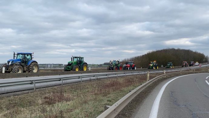 4ca58660-b-les-syndicats-d-agriculteurs-menacent-de-nouvelles-actions-1