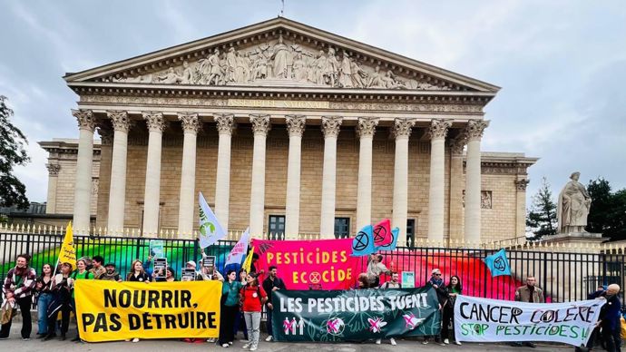 85ac6169-c-pas-tous-pour-la-loi-duplomb-des-paysans-et-militants-manifestent-a-paris