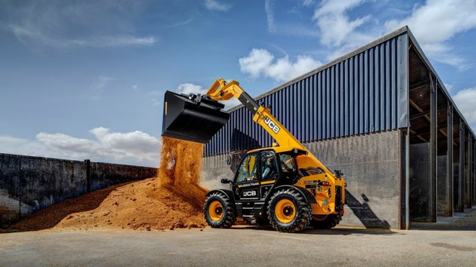 JCB546-702