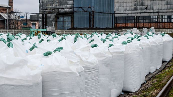 27e1822b-8-taxe-carbone-aux-frontieres-des-pays-de-l-ue-craignent-pour-le-prix-des-engrais