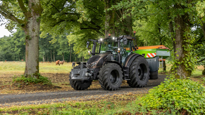 Valtra-G-series-135-4-hires_EMBARGO9.11.2025.jpg
