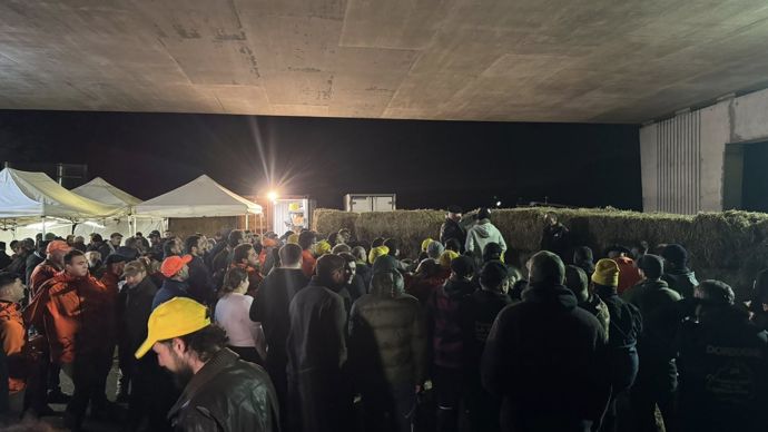 a5afe1fb-3-des-syndicats-agricoles-donnent-rendez-vous-a-lecornu-en-janvier