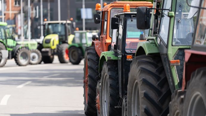 88302d2a-a-sebastien-lecornu-recoit-les-syndicats-d-un-monde-agricole-ou-persiste-la-colere