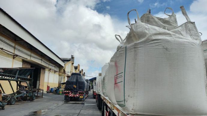 aee02122-a-la-taxe-carbone-sur-les-engrais-pourra-etre-suspendue-affirme-a-genevard