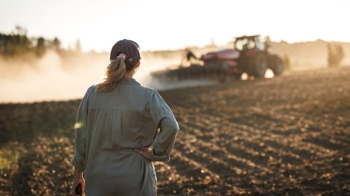 femmes-en-agriculture-encierro-adobe-stock