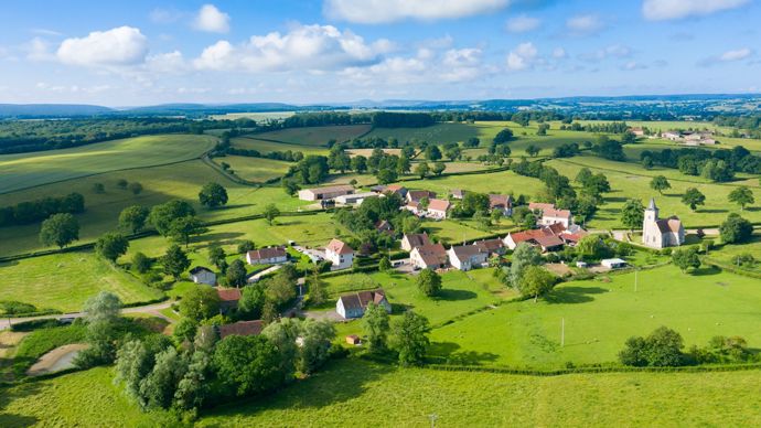 1352b9da-1-en-declin-depuis-80-ans-les-maires-agriculteurs-comptent-encore-peser