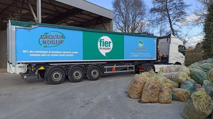 Enlevement_de_plastiques_triesADIVALOR