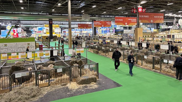 a9cf865b-d-au-salon-bruno-retailleau-entre-en-guerre-contre-la-culture-du-blocage