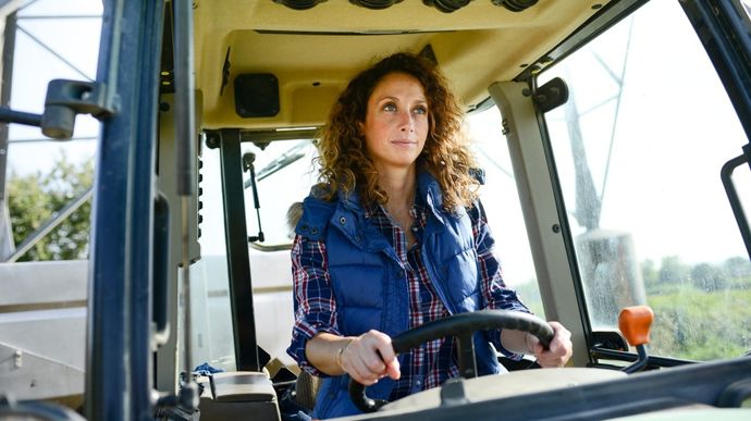 femme-en-agriculture-adobe-stock-w-production