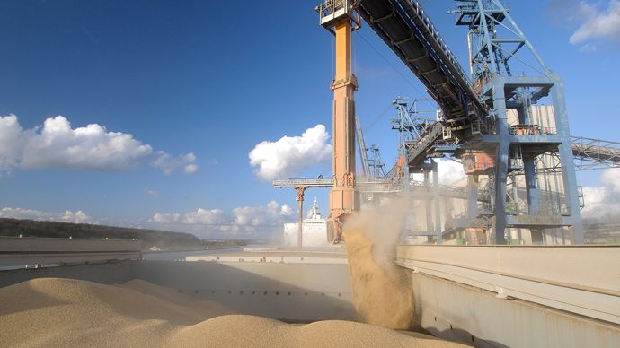 df0a5451-9-les-estimations-de-stocks-mondiaux-de-ble-et-mais-relevees