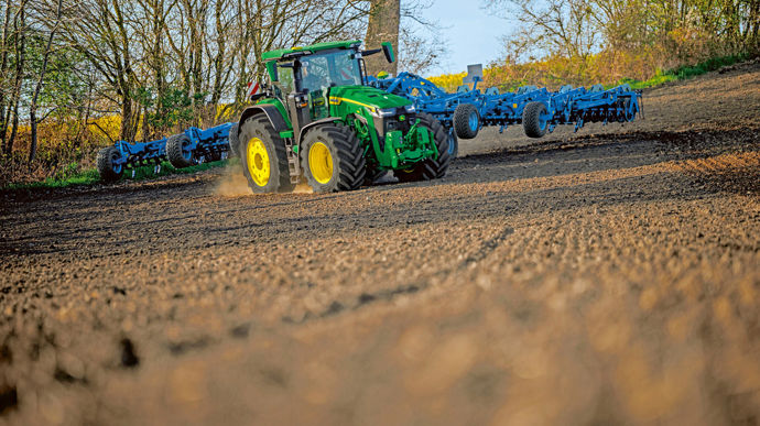 1_John-Deere_8R