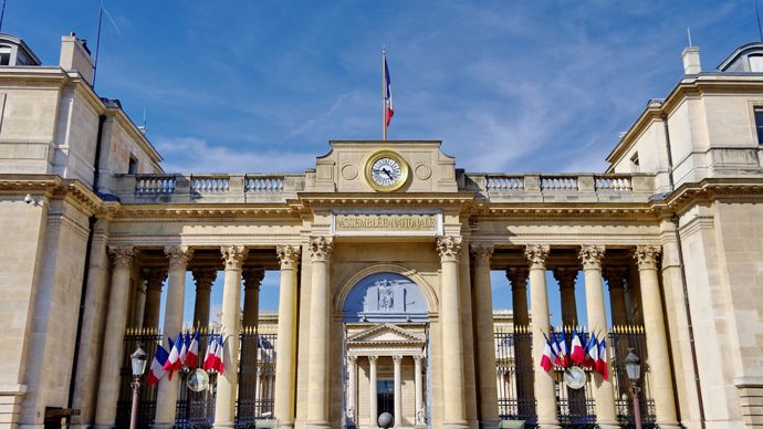 f1932a58-d-le-parlement-adopte-definitivement-la-loi-d-urgence-agricole